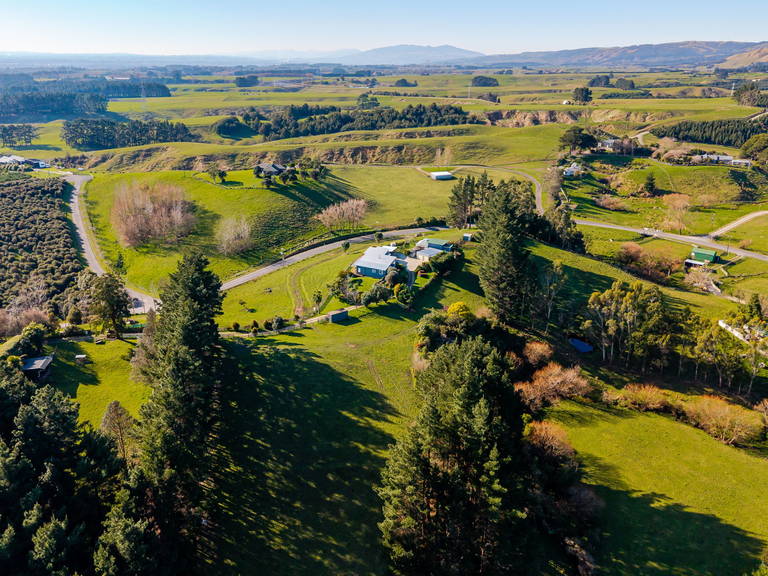 220 Kahuterawa Road Linton