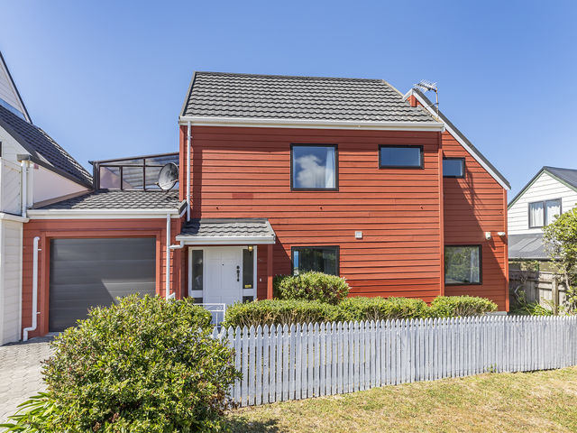 54 Frobisher Street Island Bay