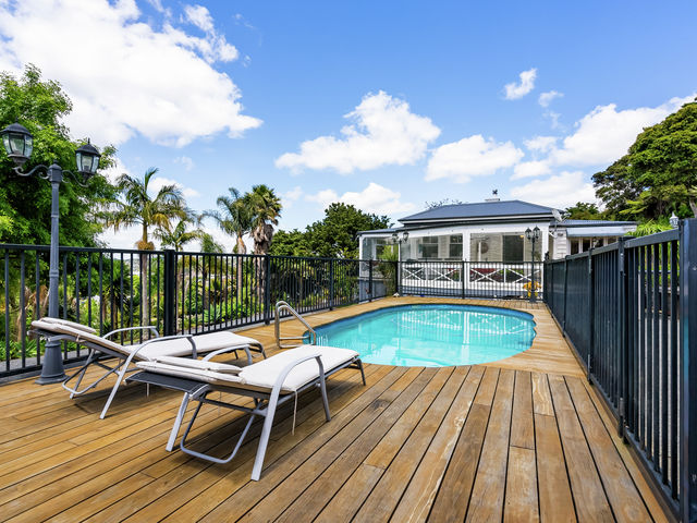 8 High Oaks Way Avenues