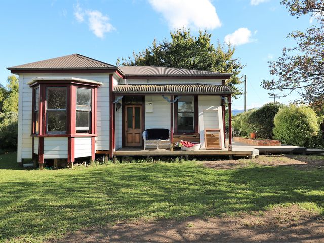 247 High Street, North Carterton