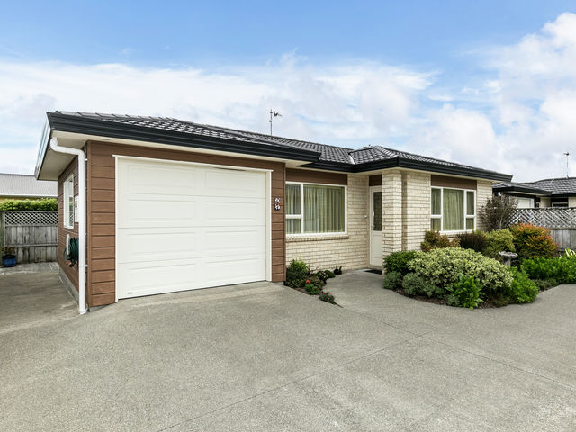 9a Pinkerton Grove Newlands