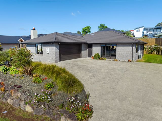 45 Pebble Beach Boulevard Te Kamo