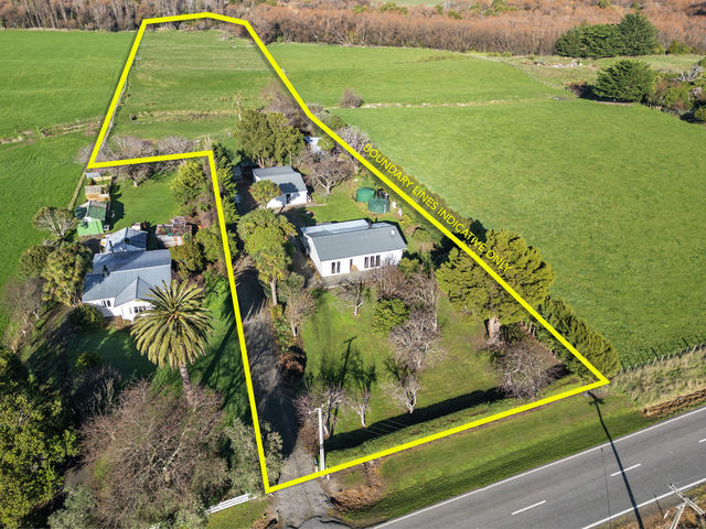 2989 Lake Ferry Road Pirinoa