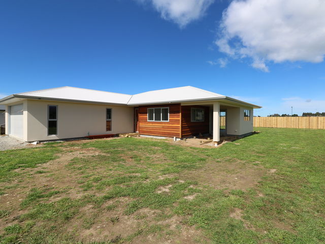 3 Warrington Court Carterton
