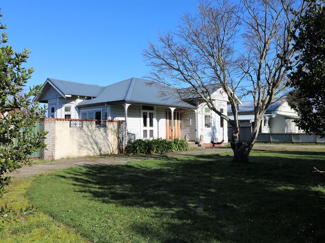 9 Clifton Avenue Carterton