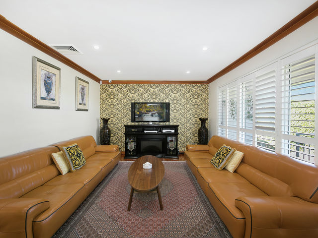 10 Lomond Crescent Winston Hills