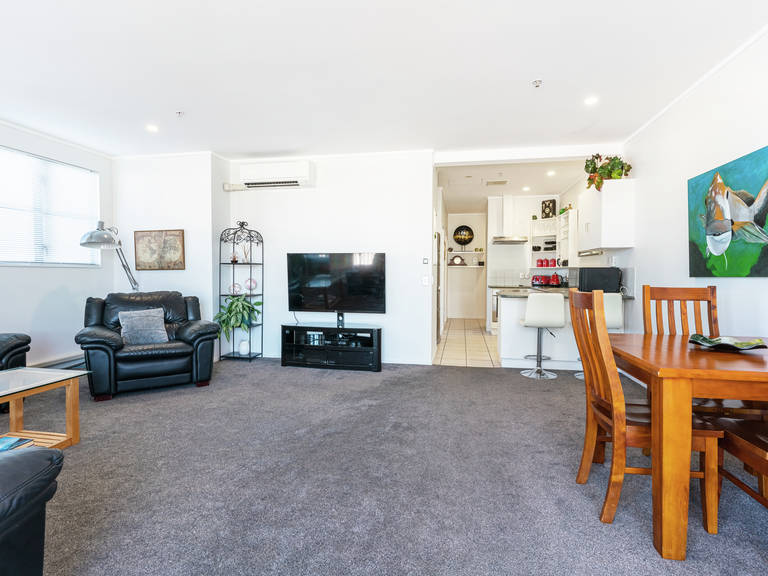 3F/6 Queen Street Palmerston North Central