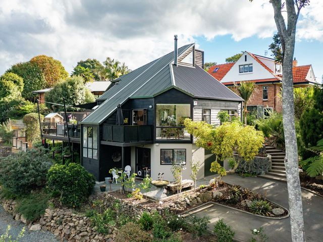 10 Rurumoki Street Regent