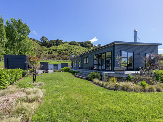 695F Chester Road West Taratahi