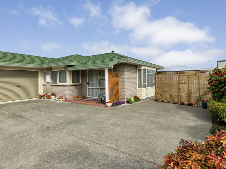 3/2 Anzac Avenue Onekawa