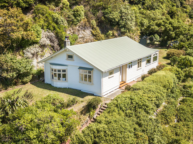 34 Ribble Street Island Bay