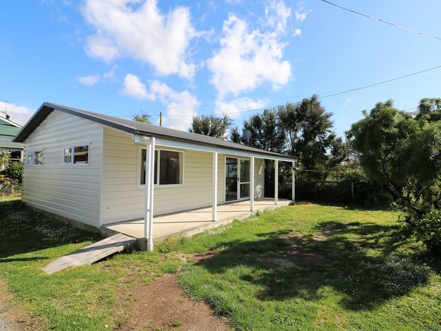 242a High Street South Carterton