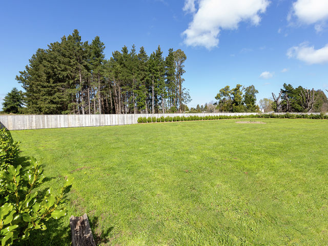 12 Miles Lane Carterton
