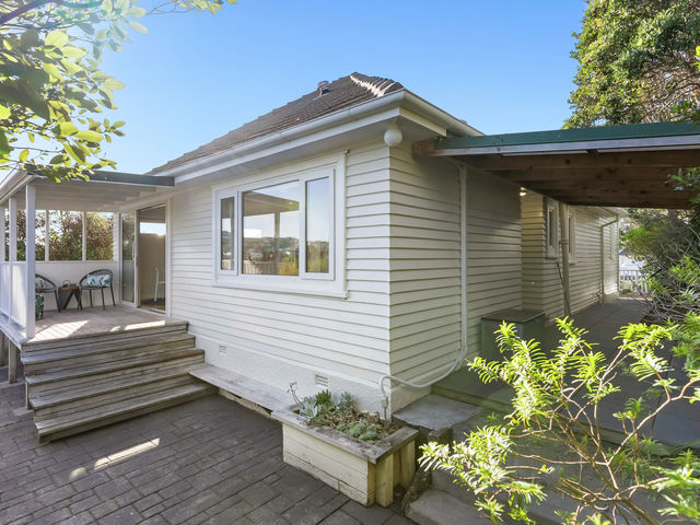 16 Lyndfield Lane Newlands