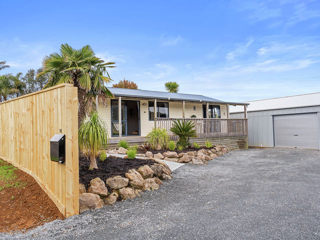 90 Alcoba Street Kamo