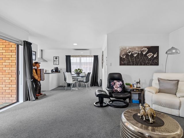 2/11 Wrack Street Kensington