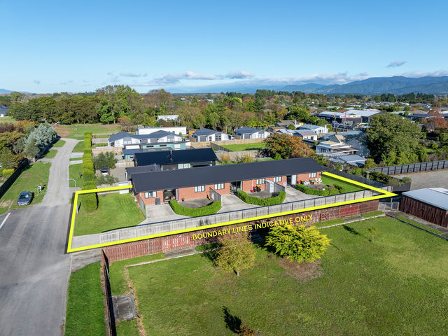 6/a,b,c Brown Avenue, Carterton