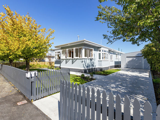 23 Clifton Avenue Carterton