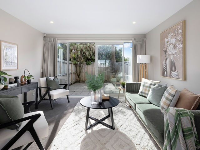 6/2 Stone Street Miramar