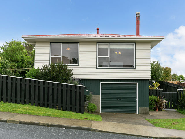 21a Colchester Crescent Newlands