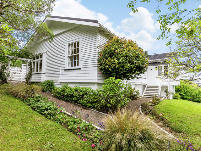 16 Newcombe Crescent Karori