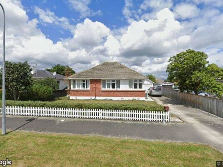 12 Aberdeen Avenue Takaro