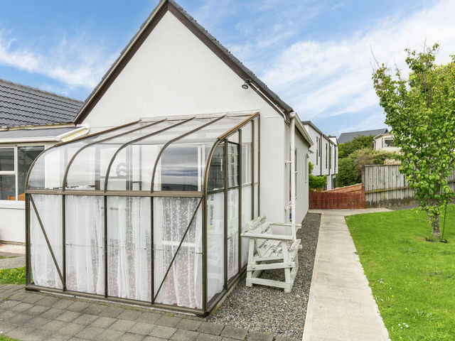6/2 Angell Street Johnsonville