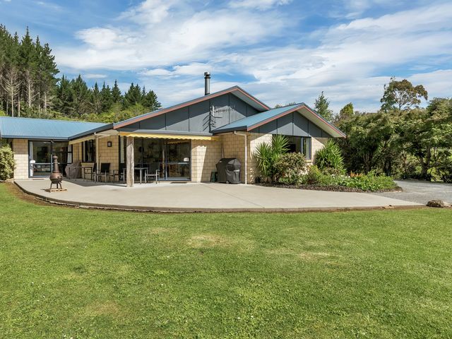128A Awaroa River Road, Riverside Parahaki