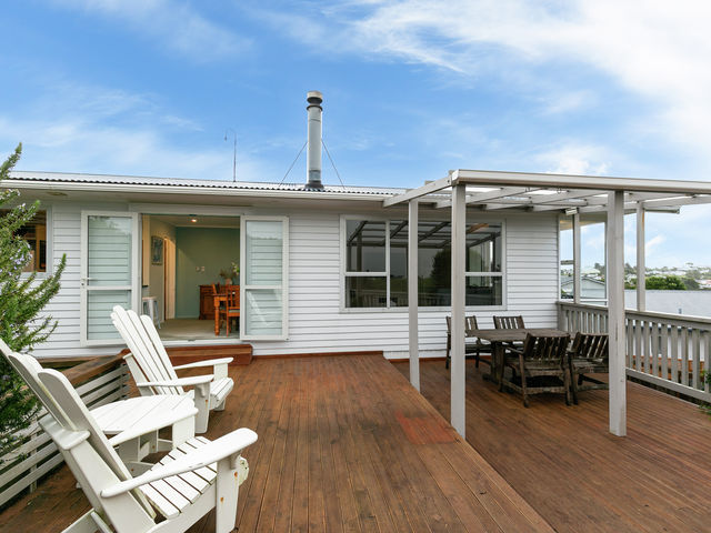 24 Colchester Crescent Newlands