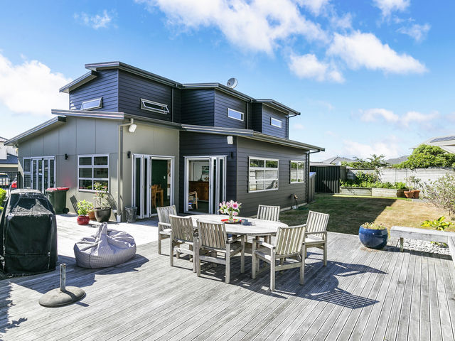 11 Yarnbrook Grove Churton Park