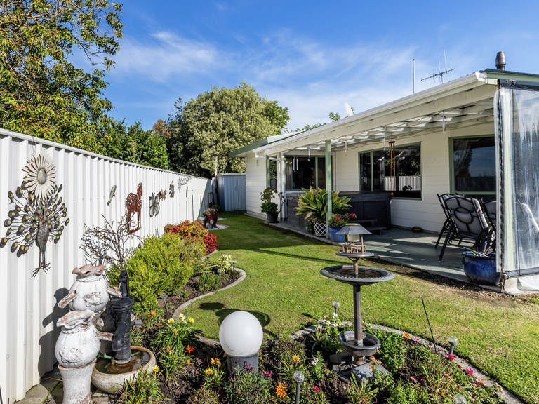 2/15 Burness Road Greenmeadows