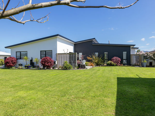 19 Hartley Avenue Carterton