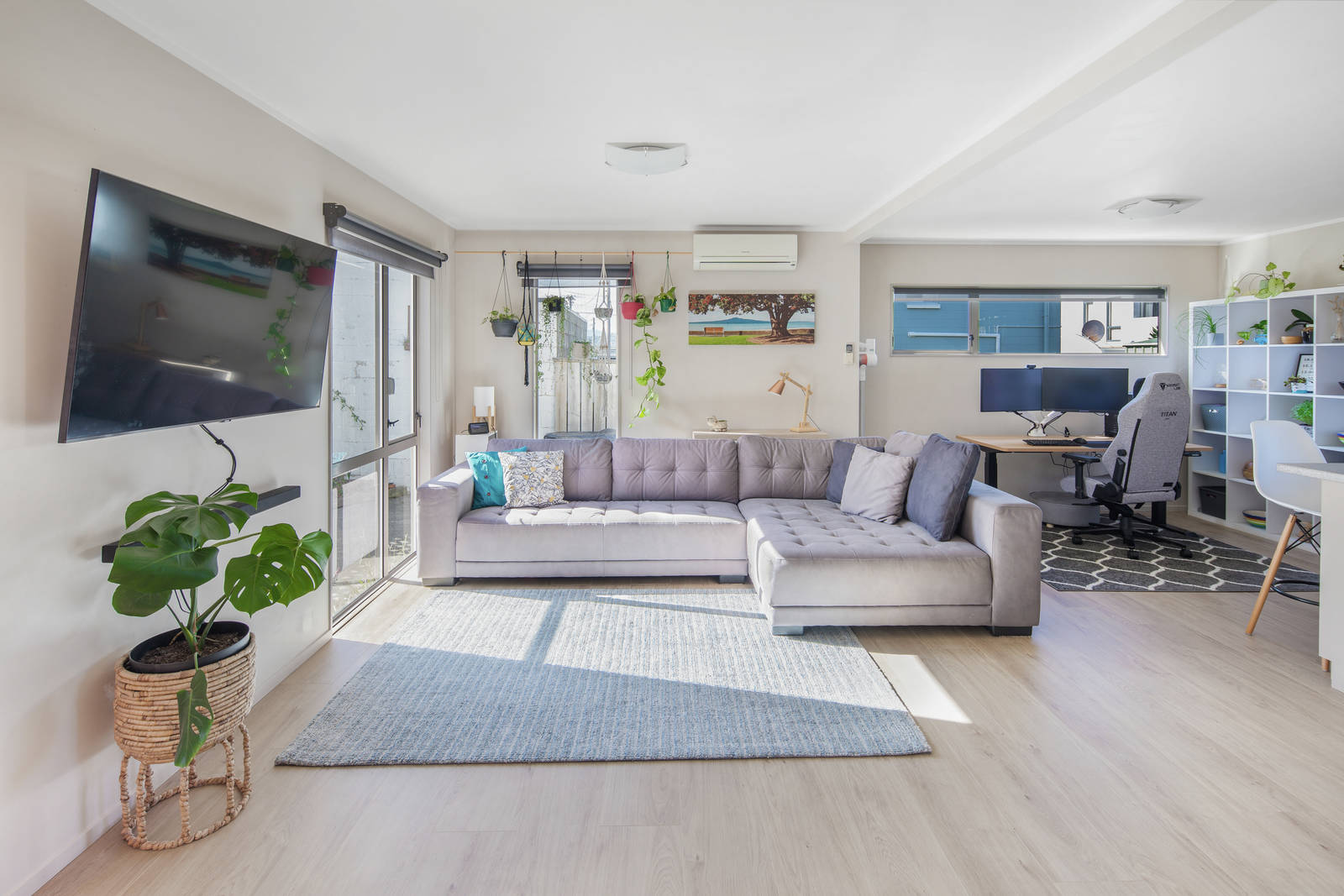 131C Queens Drive, Lyall Bay - 3 Bed House - Private Treaty