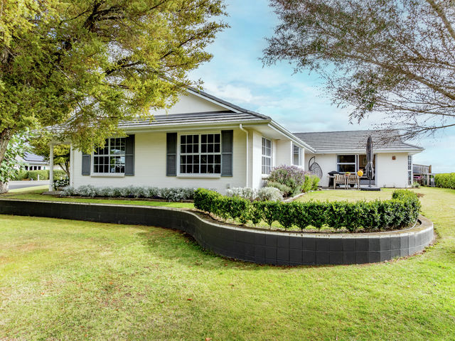 2  Woodford Heights Havelock North
