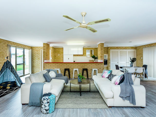 12 Woodlands Road GOLDEN BAY
