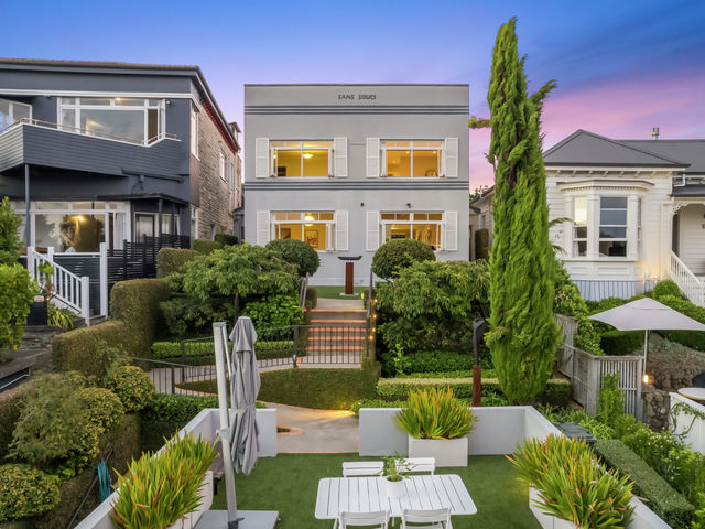 14 King Edward Parade Devonport