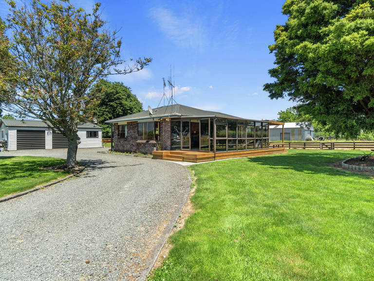 877 Frontier Road Pirongia