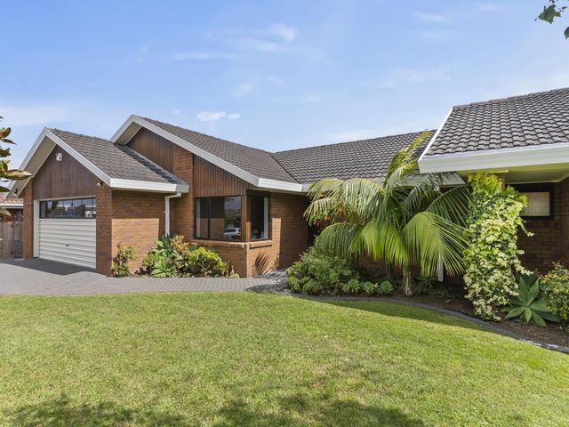 17 Channing Crescent Botany Downs