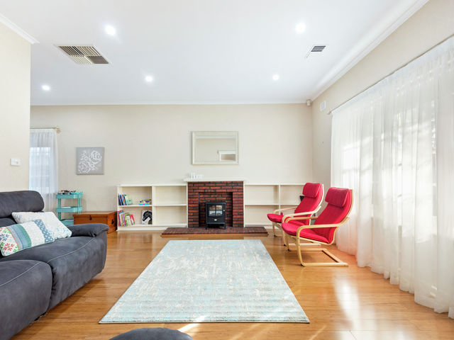 4 College  Drive Rostrevor
