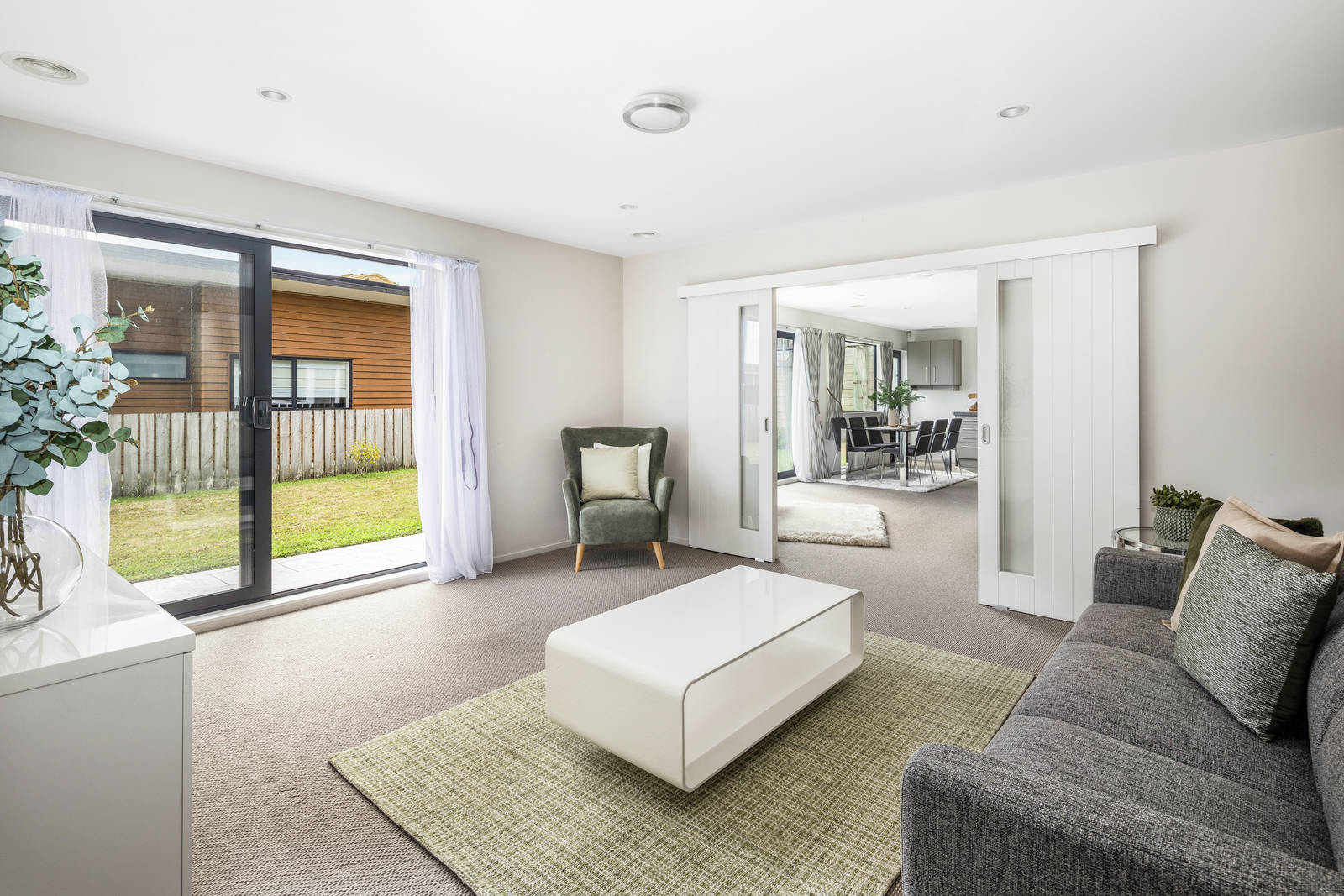 78 Woodridge Drive, Woodridge 4 Bed House For Sale