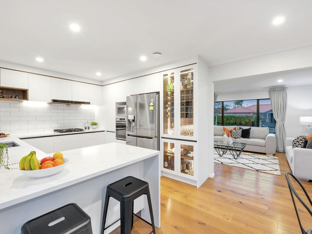 4 (marketed as 2) Newinn Crescent Dannemora