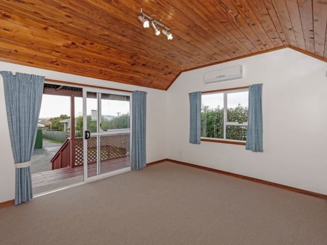 1/27 Parrs Cross Road Westgate, Auckland