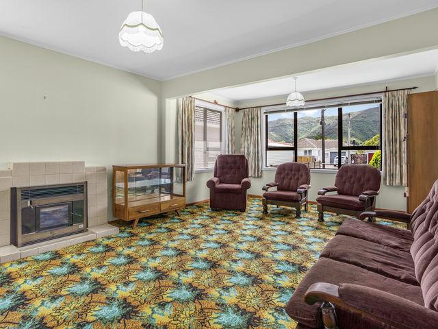 52 Dover Road Wainuiomata