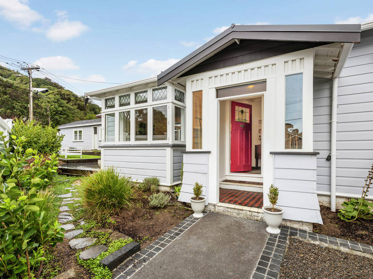 10 Brighton Street Island Bay