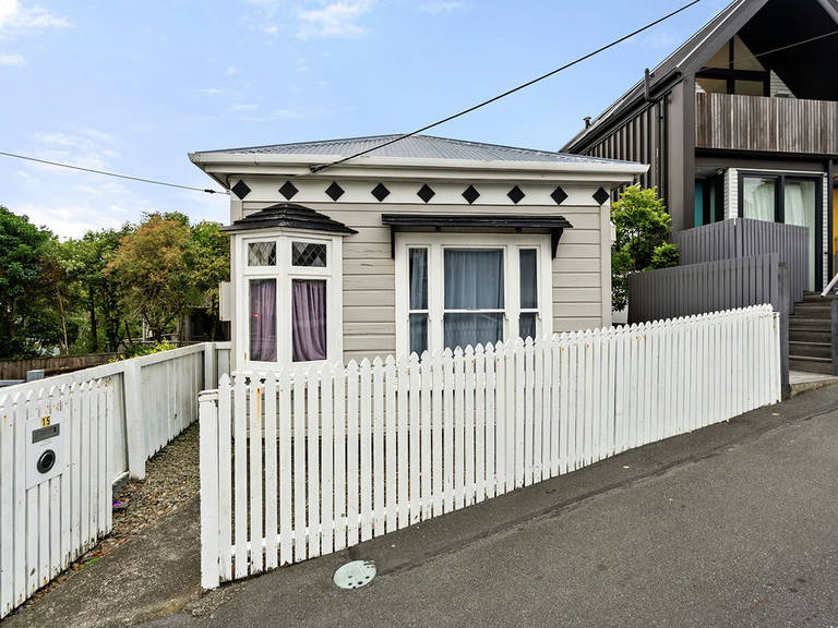 15 Nairn Street Mount Cook