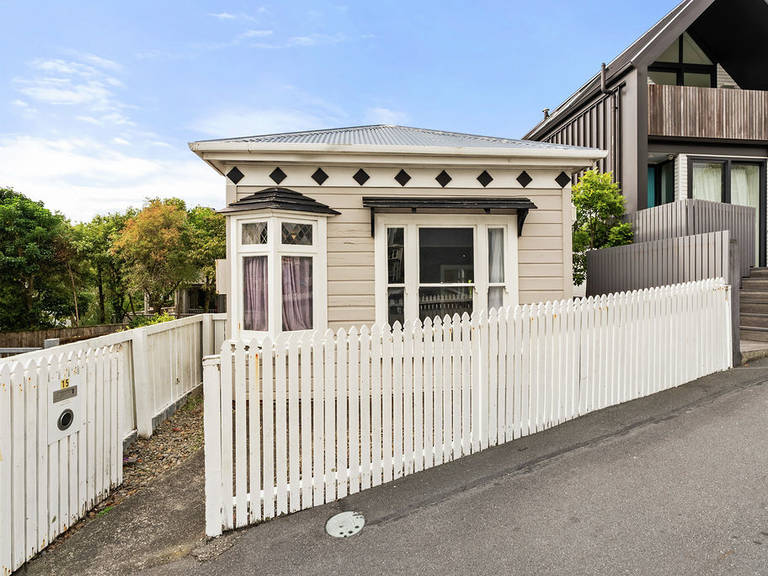 15 Nairn Street Mount Cook