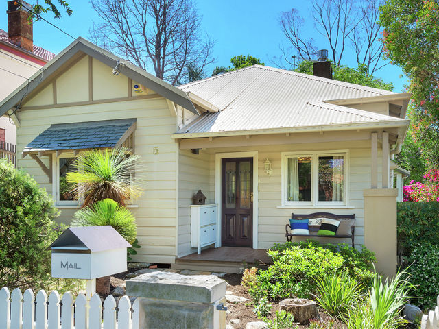 5 Armstrong Street Willoughby