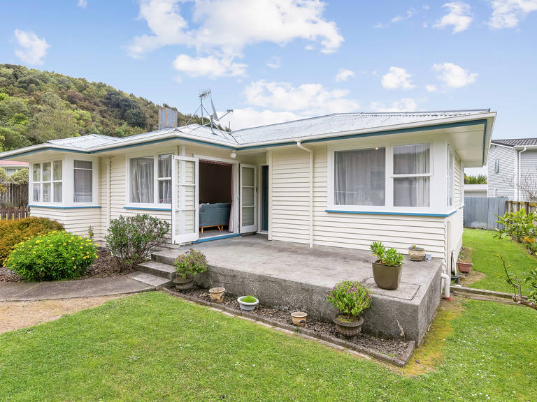 6 Brazier Grove Paraparaumu