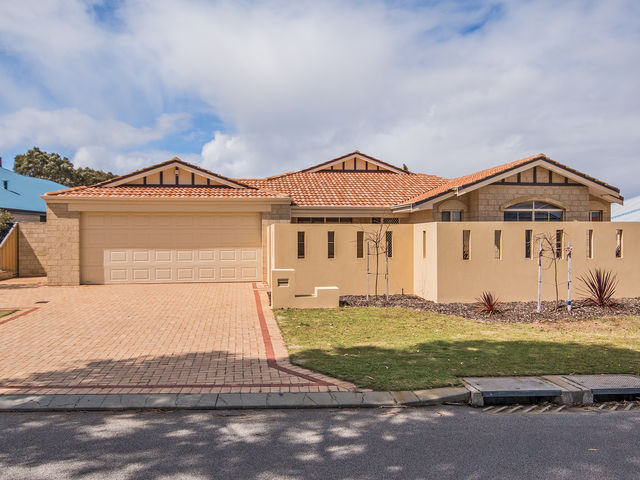 5 Summerville Avenue SECRET HARBOUR