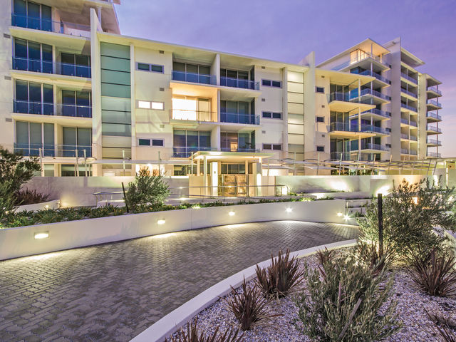 53/100 Country Club Dawesville